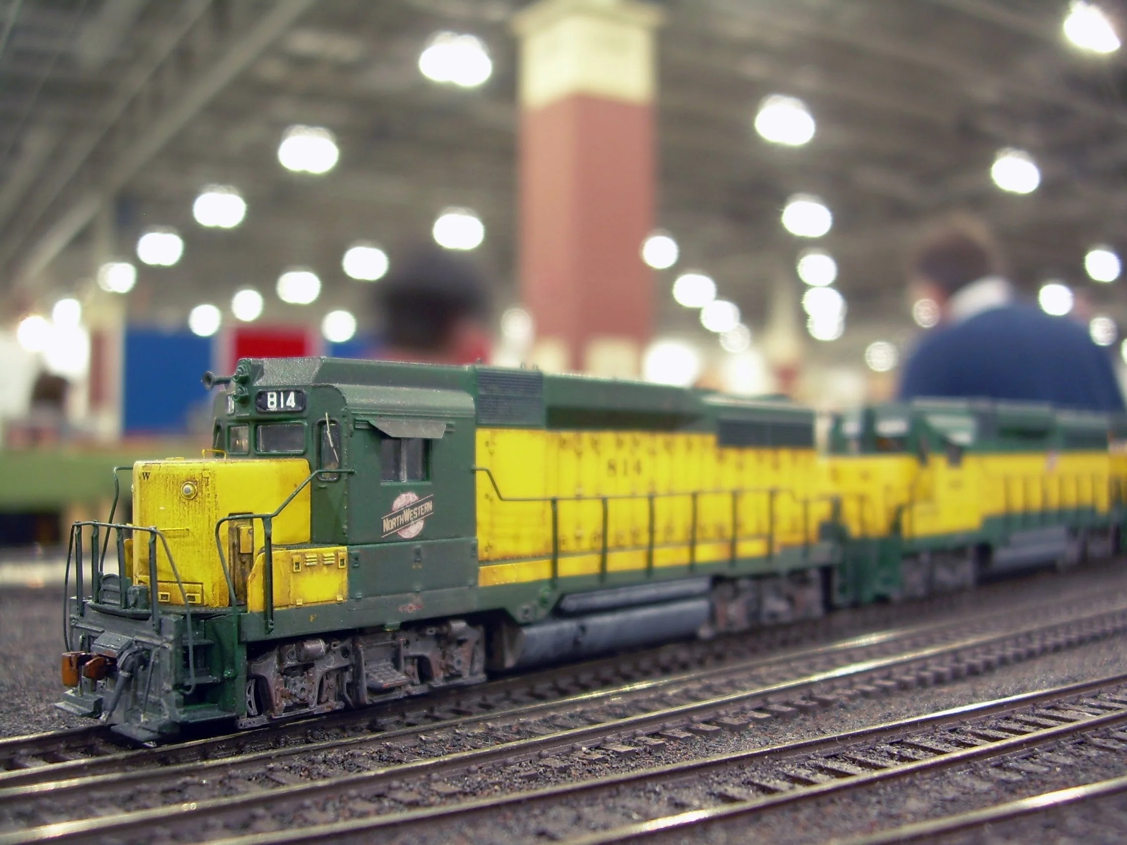 Trainfest 2009 show aisle