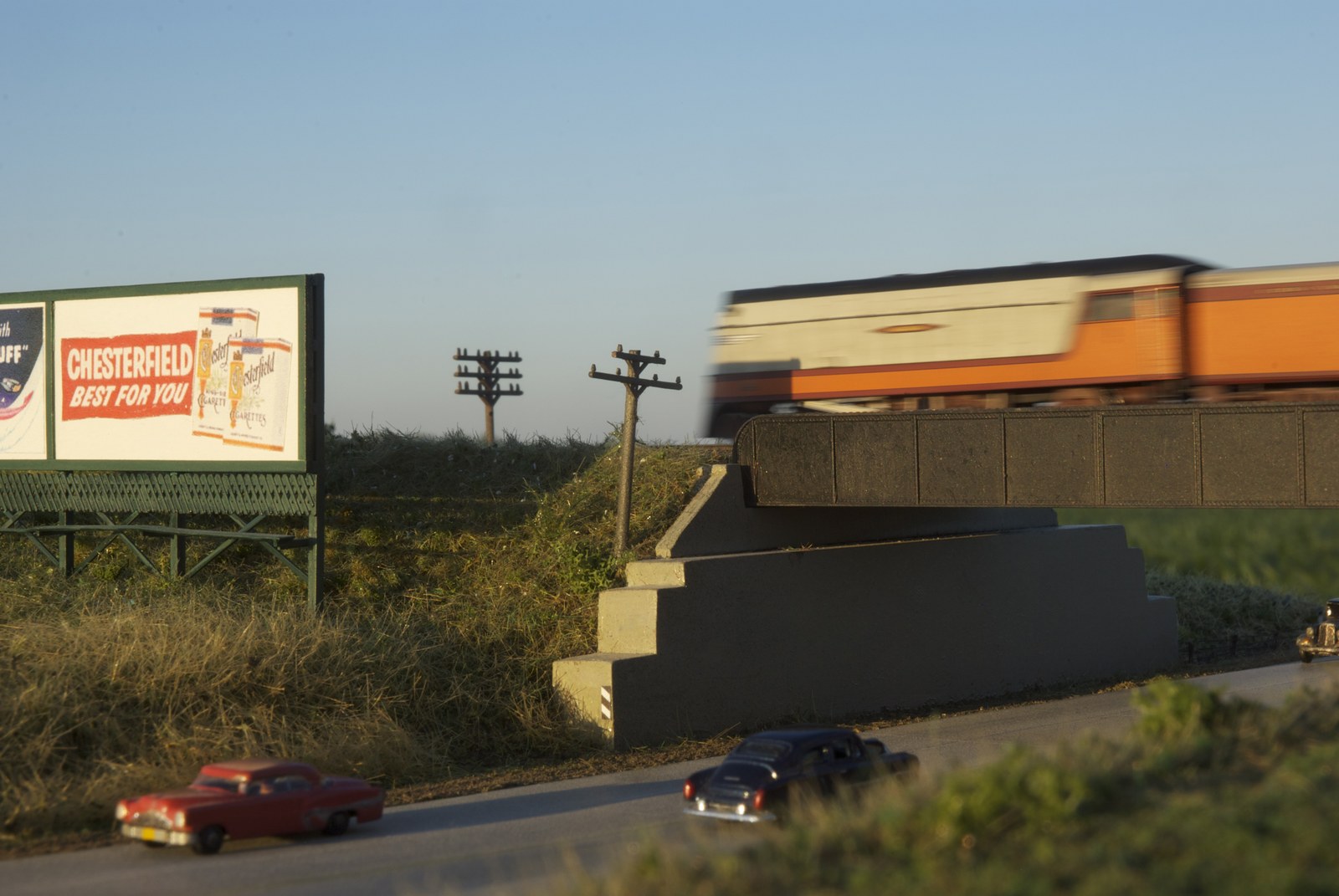 Hiawatha crossing the bridge over Highway 20 past the Chesterfield billboard on the Modutrak Highway 20 module
