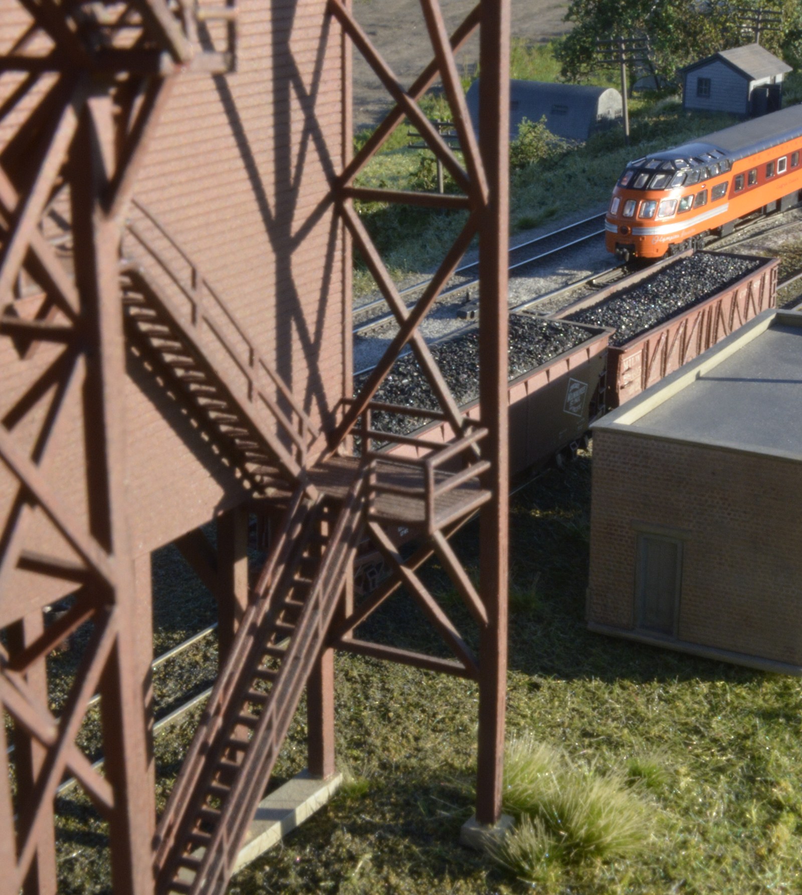 Olympian Hiawatha passing the coaling tower on the Modutrak Sturtevant module
